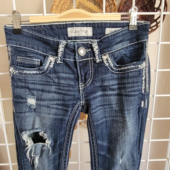 Daytrip Low-Rise Leo Bootcut Sz 26 - Picture 2 of 6